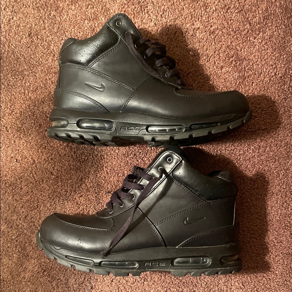 Nike Men's Dark Leather Boots